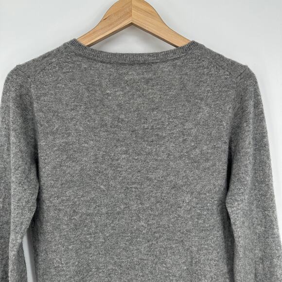 Quince Mongolian 100% Cashmere V-Neck Sweater Pullover Cozy, Heather Gray - Picture 9 of 15